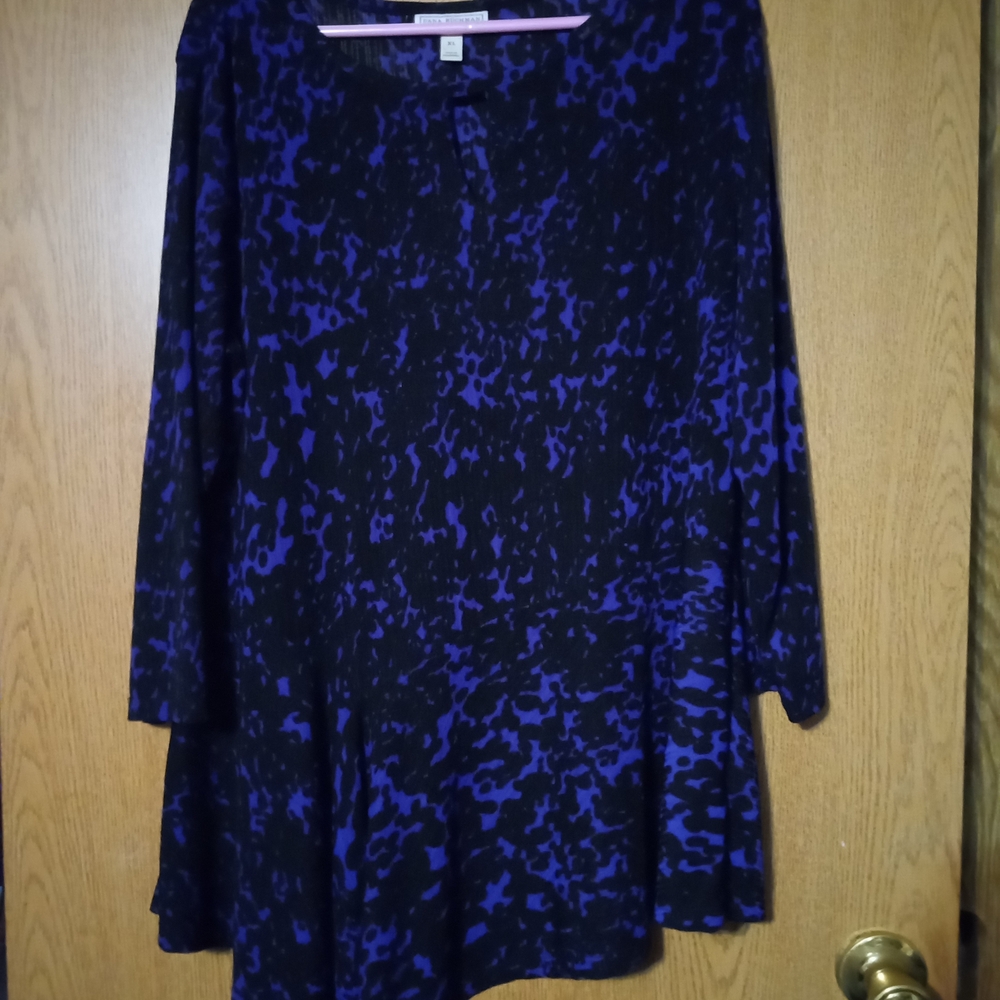 Dana Buchman Black and Blue Abstract Tunic